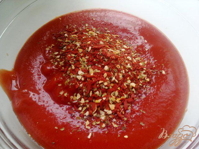 Фото приготовление рецепта: Куриное филе в томатном соусе шаг №2
