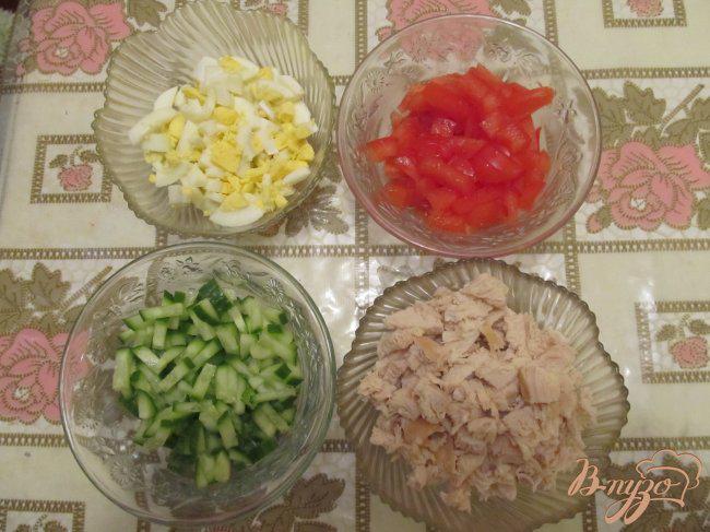 Фото приготовление рецепта: Салат с орешками шаг №1