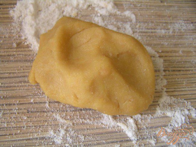 Фото приготовление рецепта: Конфеты из марципана с орехом макадамия шаг №2
