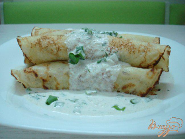 Фото приготовление рецепта: Блины с картошкой и соусом из салаки шаг №7