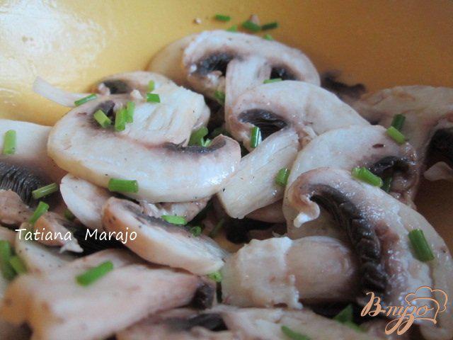 Фото приготовление рецепта: Салат с грибами шаг №1