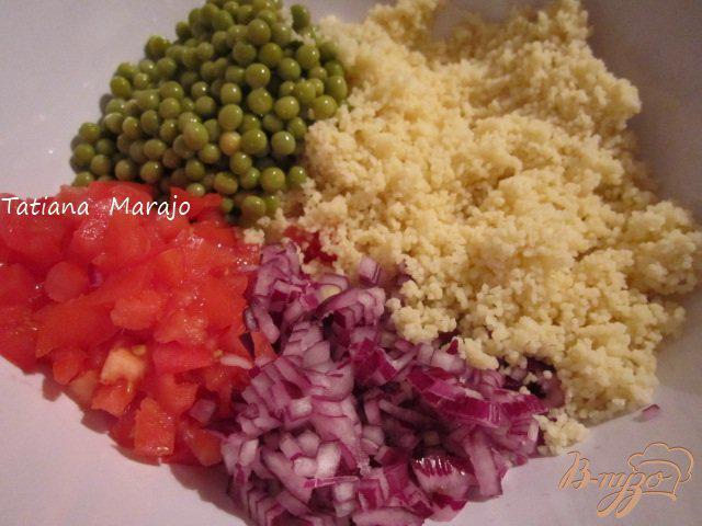 Фото приготовление рецепта: Легкий салат с крупой шаг №1