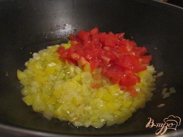 Фото приготовление рецепта: Рис с овощами и кальмарами шаг №1