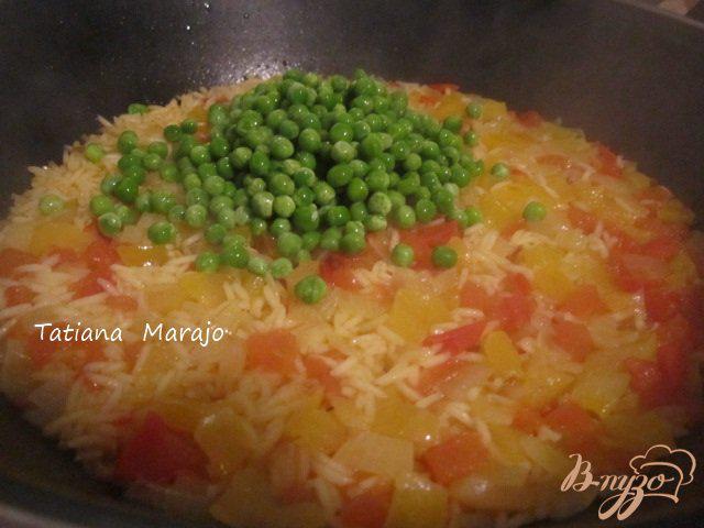 Фото приготовление рецепта: Рис с овощами и кальмарами шаг №3