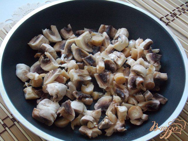 Фото приготовление рецепта: Котлеты  с грибами и сыром шаг №1