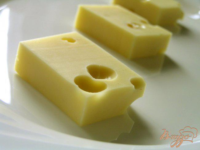 Фото приготовление рецепта: Маринованный сыр шаг №3