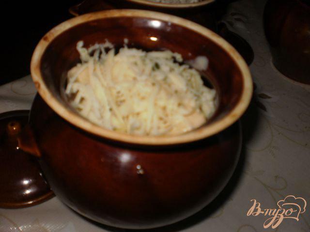 Фото приготовление рецепта: Картофель с мясом в горшочках шаг №5