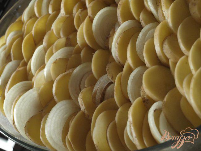 Фото приготовление рецепта: Картофельный гратин шаг №3