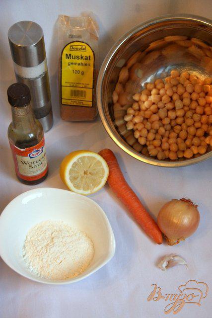 Фото приготовление рецепта: Морковно-нутовые котлетки шаг №1