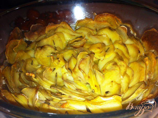 Фото приготовление рецепта: Картофель «Цветок» шаг №8