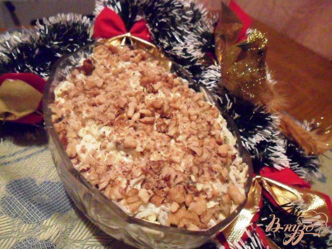 Фото приготовление рецепта: Куриный салат с орехами «Рождественский» шаг №5