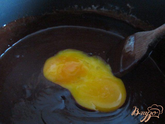 Фото приготовление рецепта: Шоколадный мусс шаг №2