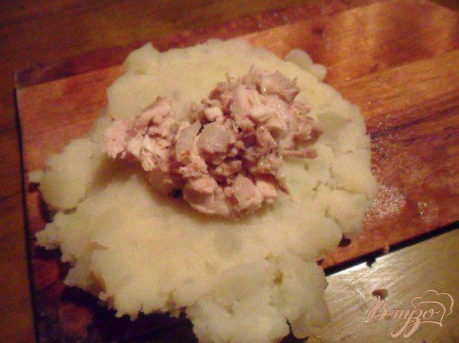 Фото приготовление рецепта: Картофельные зразы с куриным мясом шаг №3