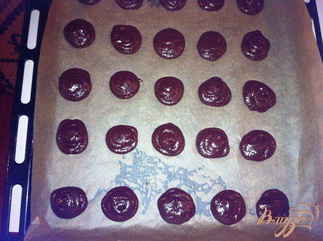 Фото приготовление рецепта: Шоколадно- ореховое печенье шаг №9
