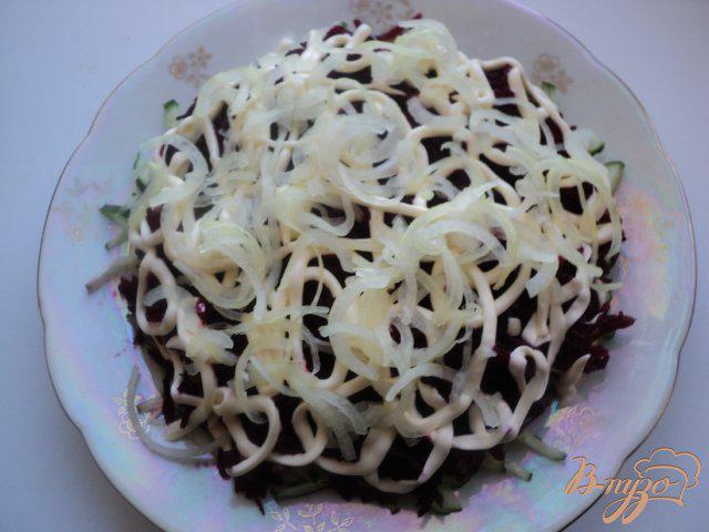 Фото приготовление рецепта: Салат с кальмарами « Лебединое озеро» шаг №7