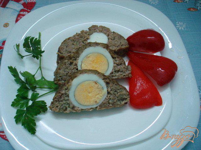 Фото приготовление рецепта: Рулет мясной с яйцами шаг №5