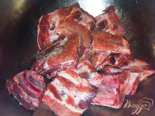 Фото приготовление рецепта: Запеченные свиные ребрышки шаг №2