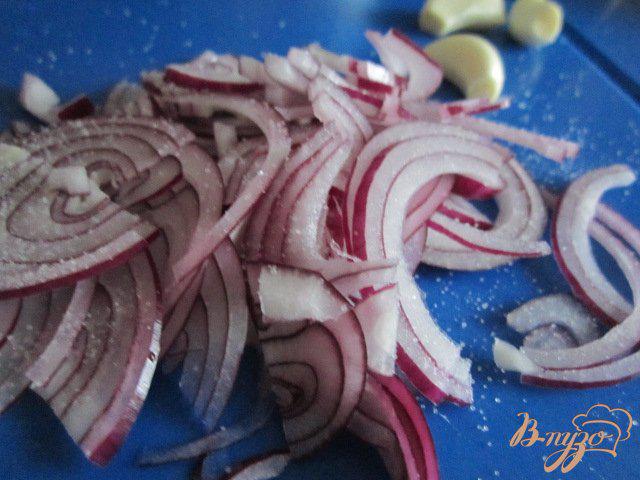 Фото приготовление рецепта: Салат с отварной говядиной шаг №3