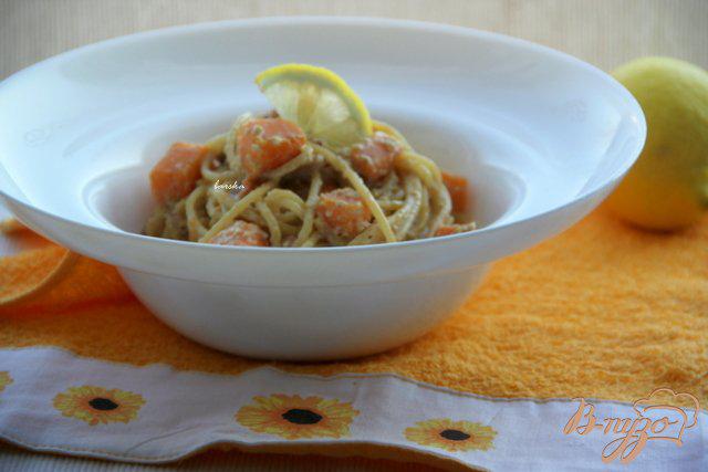 Фото приготовление рецепта: Спагетти карбонара с тыквой шаг №8