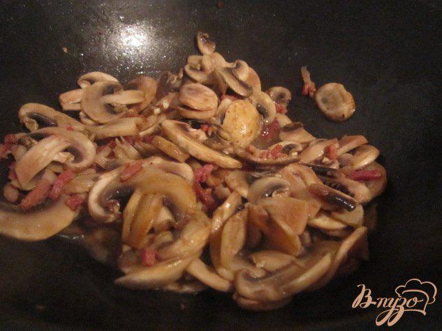 Фото приготовление рецепта: Спагетти с грибным соусом шаг №1