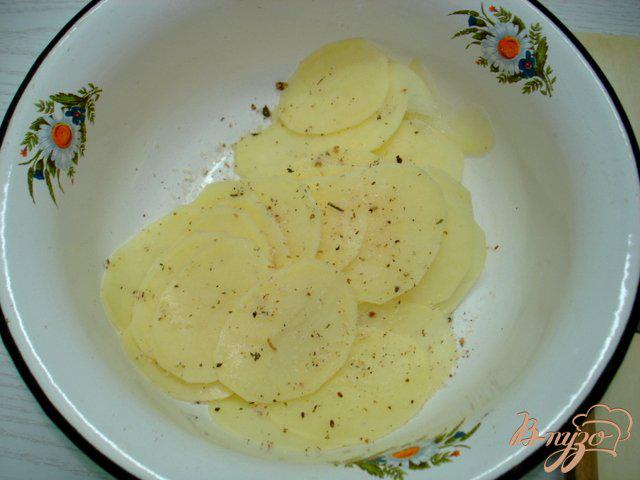 Фото приготовление рецепта: Чипсы картофельные шаг №3