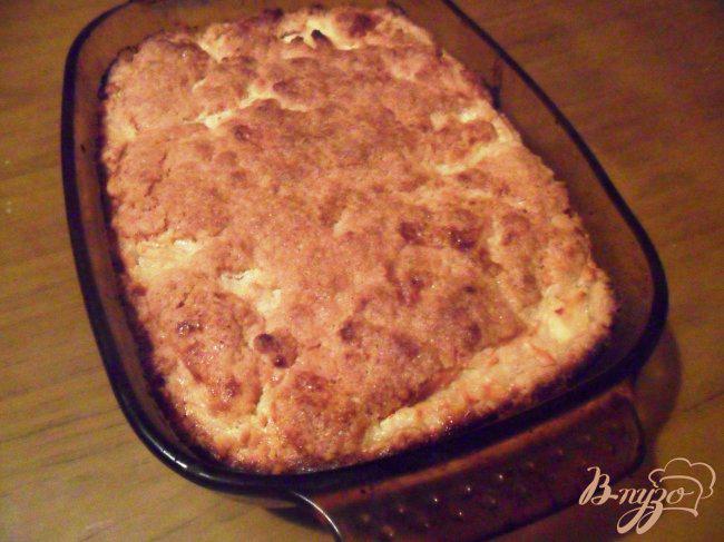 Фото приготовление рецепта: Пирог с творогом и яблоками «Нежность» шаг №8
