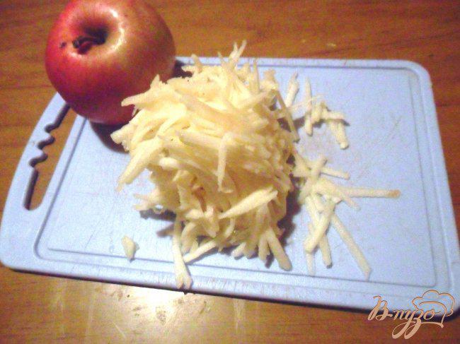 Фото приготовление рецепта: Пирог с творогом и яблоками «Нежность» шаг №2