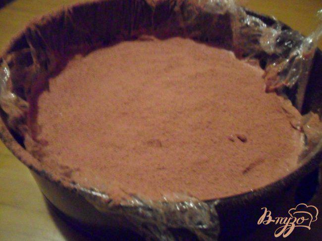 Фото приготовление рецепта: Шоколадный чизкейк с коньяком шаг №7