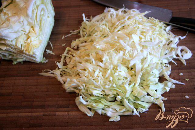 Фото приготовление рецепта: Сыроедческий салат с мясом птицы шаг №4