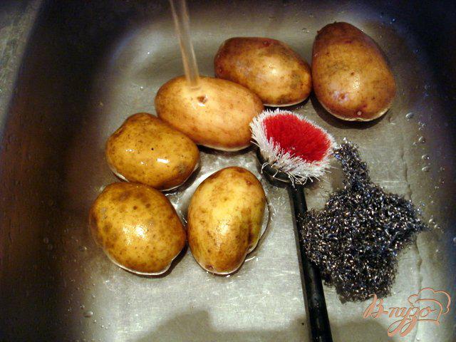 Фото приготовление рецепта: Картофель фаршированный грибами шаг №1