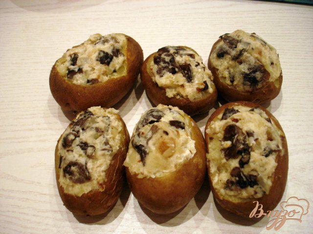 Фото приготовление рецепта: Картофель фаршированный грибами шаг №7