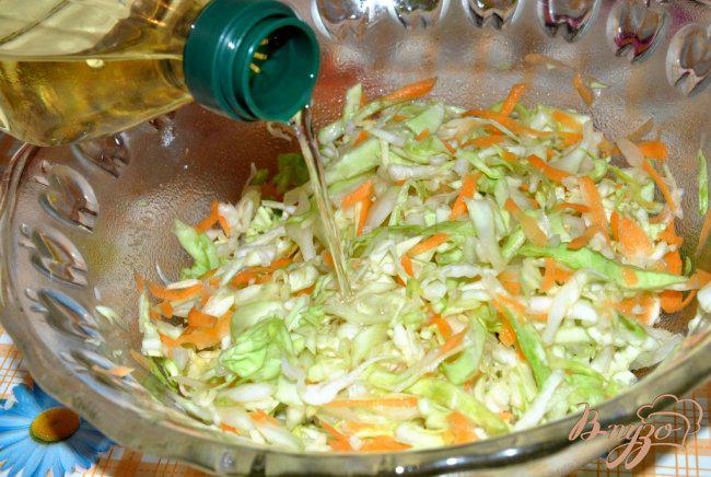 Фото приготовление рецепта: Постный салат из капусты шаг №3