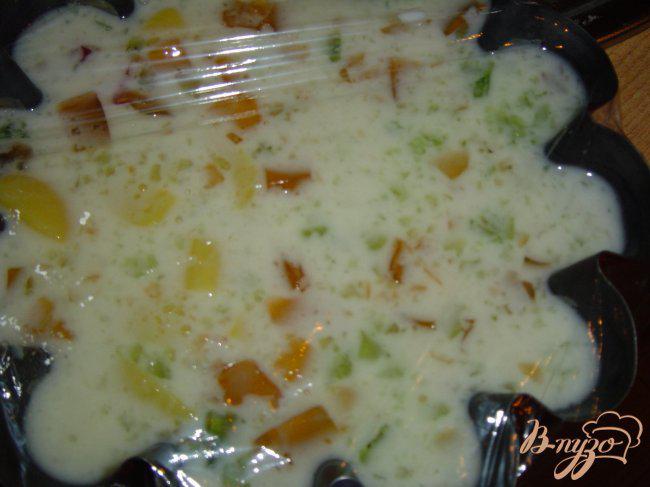 Фото приготовление рецепта: Желейно-персиковый тортик шаг №4