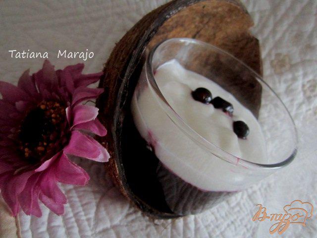 Фото приготовление рецепта: Черная смородина с кокосовым кремом.. шаг №8