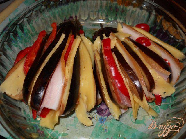 Фото приготовление рецепта: Баклажаны запеченные с ветчиной и сыром шаг №5