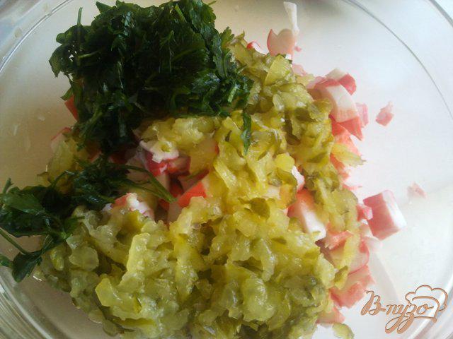 Фото приготовление рецепта: Нежный крабовый салатик. шаг №4