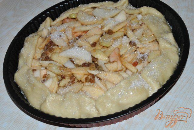 Фото приготовление рецепта: Постный деревенский пирог с яблоками шаг №4