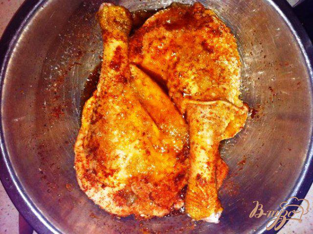 Фото приготовление рецепта: Утиные ножки в апельсиново-медовом маринаде с яблоками шаг №3