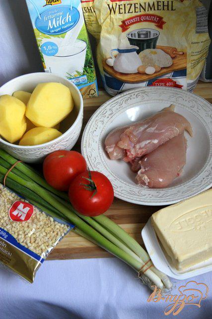 Фото приготовление рецепта: Гратин из картофеля с куриным рагу под миндальной корочкой шаг №1