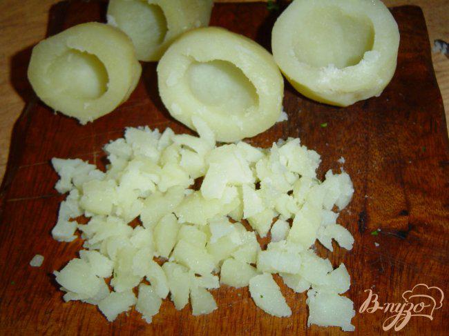Фото приготовление рецепта: Картофель с начинкой шаг №5