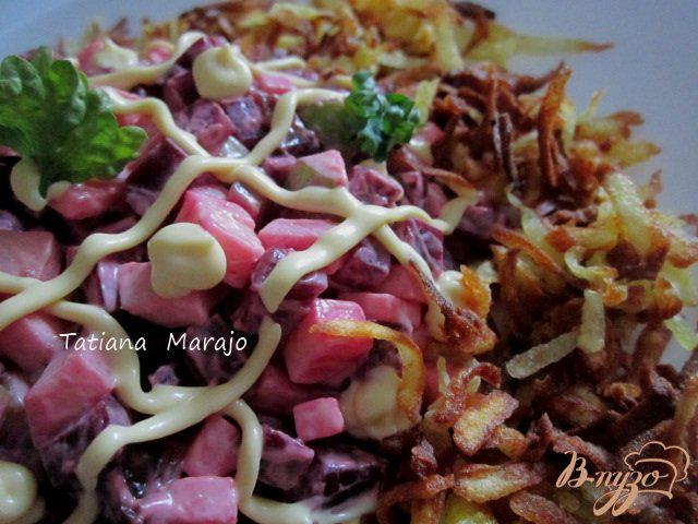 Фото приготовление рецепта: Свекольный салат с картофельной соломкой шаг №4