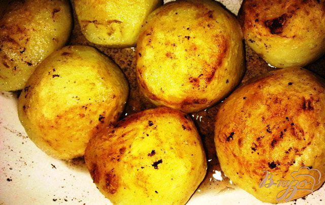 Фото приготовление рецепта: Картофель с чесноком. шаг №5