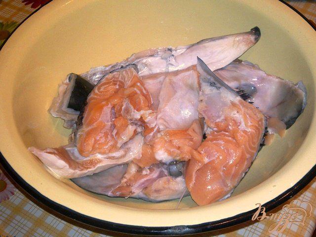 Фото приготовление рецепта: Сливочный рыбный суп с мидиями шаг №1