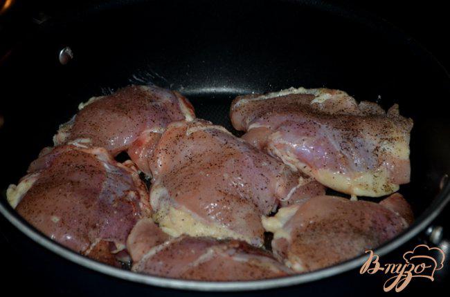 Фото приготовление рецепта: Куриное каччиторе на сковороде шаг №1