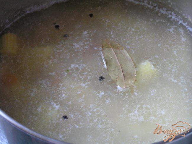 Фото приготовление рецепта: Суп с тунцом и молодой кукурузой шаг №4