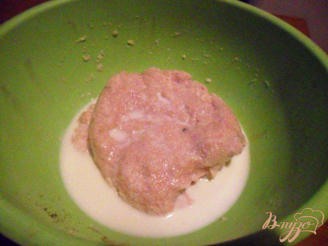Фото приготовление рецепта: Молочные куриные зразы с моцареллой и вялеными томатами шаг №2
