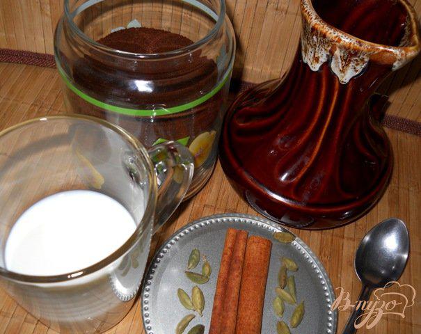 Фото приготовление рецепта: Пряный кофе с молоком шаг №1