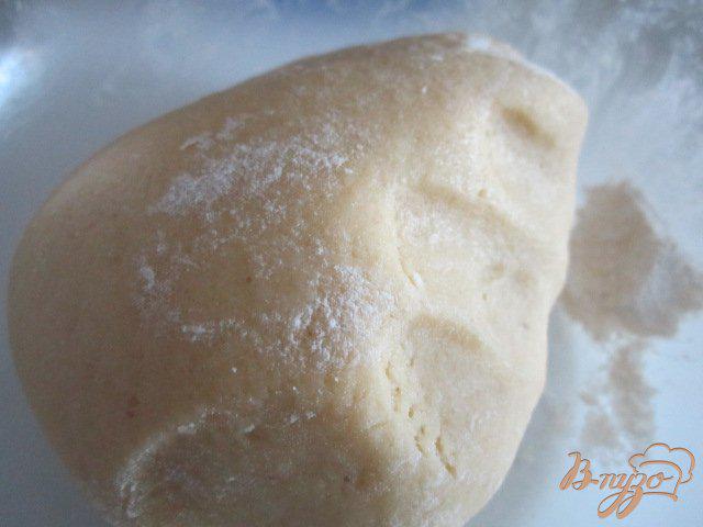 Фото приготовление рецепта: Рассыпчатое печенье с сухофруктами шаг №4