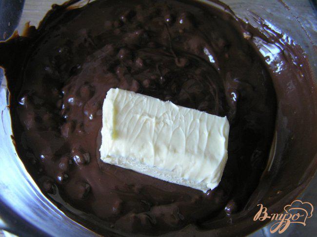 Фото приготовление рецепта: Хрустящий шоколадный торт шаг №2