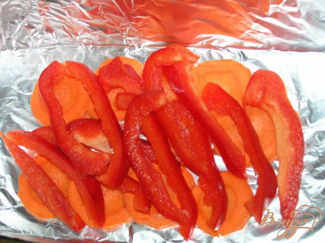 Фото приготовление рецепта: Семга на овощной подушке с пикатным соусом шаг №2
